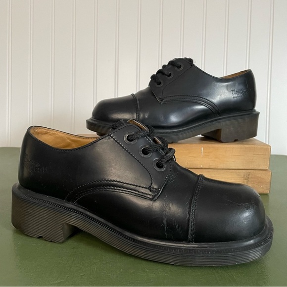 Vintage England Dr Martens Cap Toe Lace Front Oxfords in Black Leather *England* - Picture 13 of 13